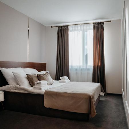 Hotel Resident Nowa Sarzyna Dış mekan fotoğraf