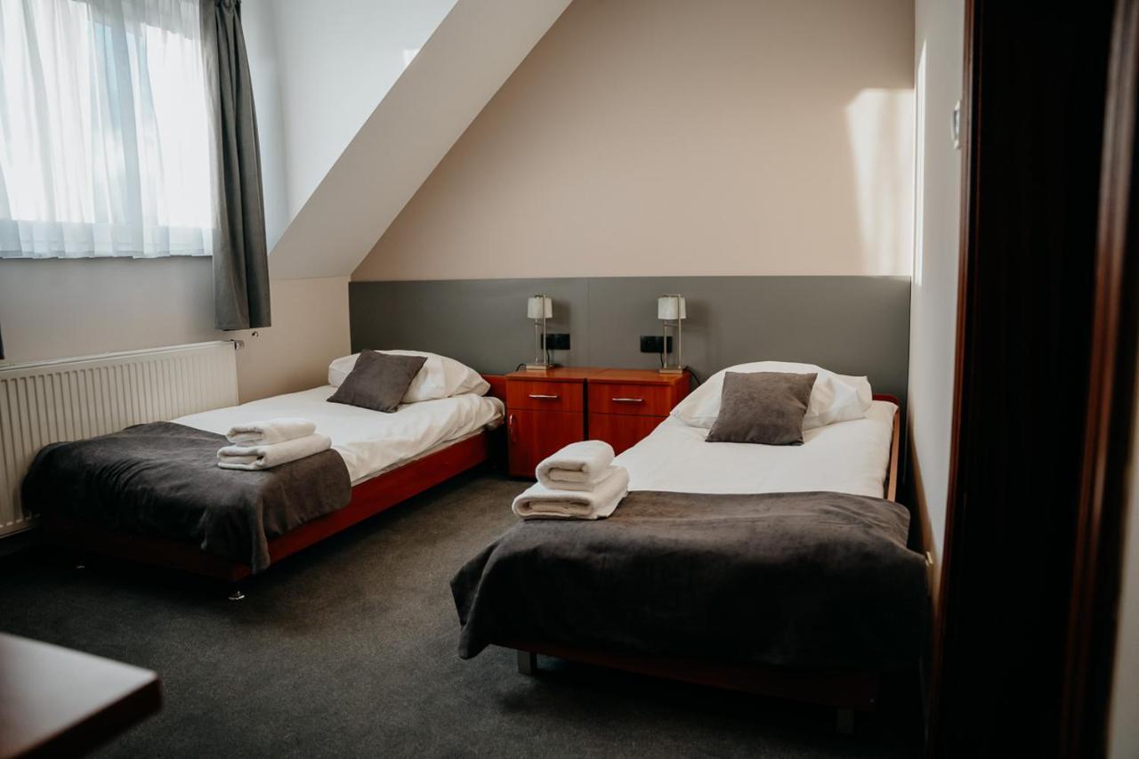 Hotel Resident Nowa Sarzyna Dış mekan fotoğraf